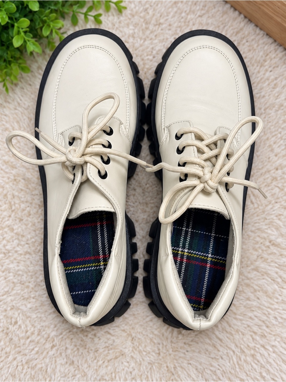 Unisex Cream Lace-Up Derby Shoes with Black Lug Sole